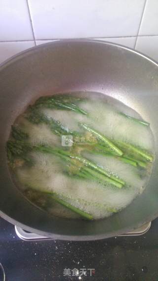 白灼芦笋的做法步骤：4
