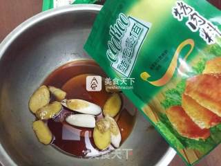 奥尔良香草烤整鸡的做法步骤：1