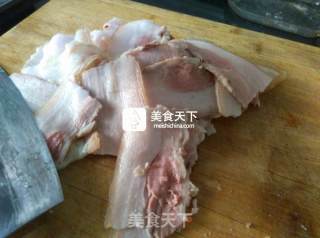 【回锅肉】川菜经典的做法步骤：1