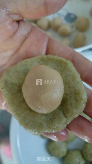 红豆蛋黄酥的做法步骤：4