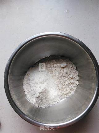 ~~香蕉燕麦蛋糕的做法步骤：1