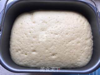黑加仑肉桂面包卷的做法步骤：4