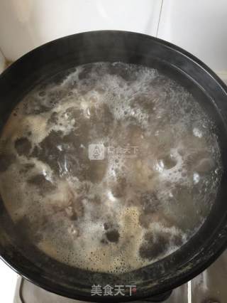 红烧牛排骨的做法步骤：1