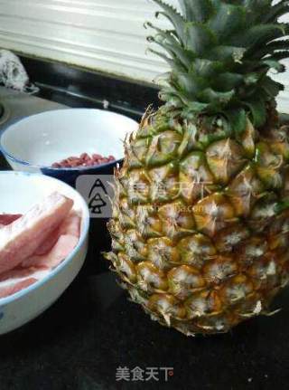 【宫保肉丁】菠萝飘香的做法步骤：1