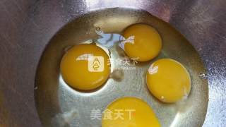 开心果舒芙蕾慕斯蛋糕的做法步骤：1