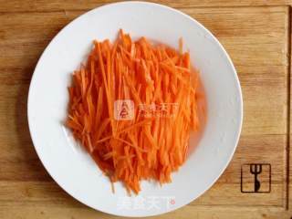 鱼香肉丝的做法步骤：3