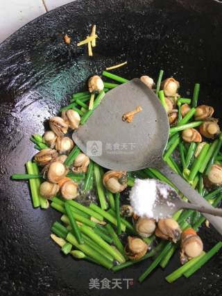 扇贝肉炒韭菜花的做法步骤：5