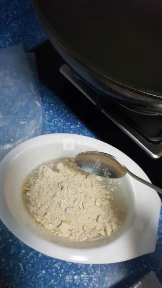 酥皮鸡茸蘑菇汤的做法步骤：7