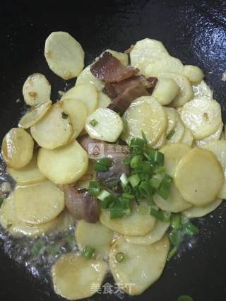 腊肉土豆片的做法步骤：5