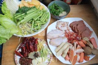 清理冰箱的料理——麻辣香锅的做法步骤：1