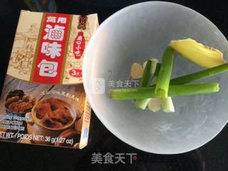 凉拌卤猪耳的做法步骤：3