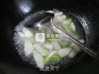 紫菜虾皮煮长瓜的做法步骤：5