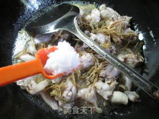 笋干菜煮牛蛙的做法步骤：10