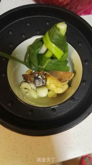 卤牛肉的做法步骤：2