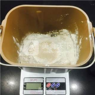 巧克力糖粉甜甜圈的做法步骤：1