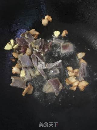 腊肉炒菜心的做法步骤：3