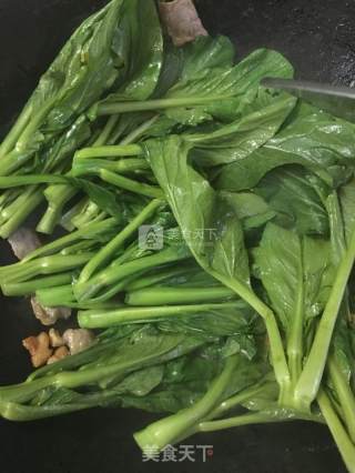腊肉炒菜心的做法步骤：4