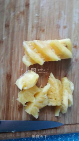 菠萝派制作流程迷迭香柠檬茶的做法步骤：1