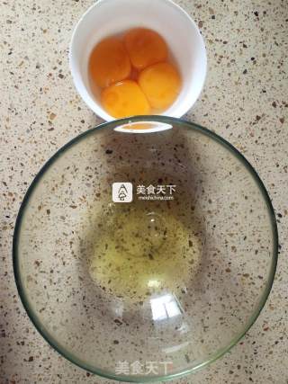 五色奥利奥芒果慕斯蛋糕的做法步骤：2