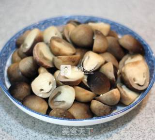 最简单的鲜美味道--蚝油草菇的做法步骤：4