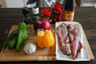 时蔬串烤鱿鱼的做法步骤：1