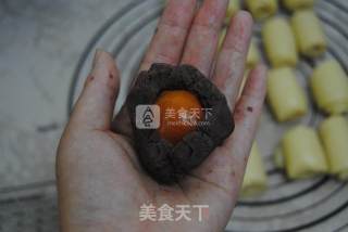 蛋黄酥（黄油版）的做法步骤：13