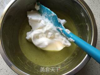 抹茶奶油蛋糕卷的做法步骤：11