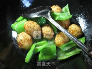 尖椒烧虎皮鸡蛋的做法步骤：5