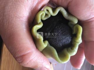 抹茶蛋黄酥的做法步骤：26