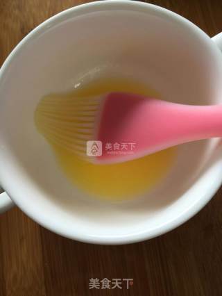 红曲椰蓉荷花酥的做法步骤：1