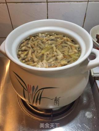 金针菜煲鸭的做法步骤：3