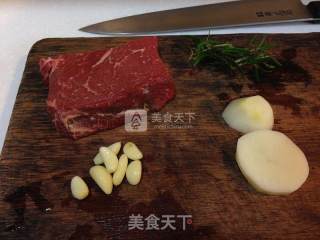 GUTEN浪漫風西式牛排的做法步骤：1