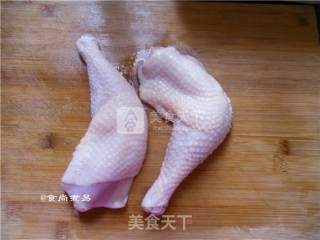 蜜汁烤鸡腿的做法步骤：1