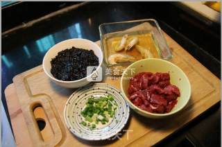 私家厨房--【虾干牛肉紫菜汤】的做法步骤：2