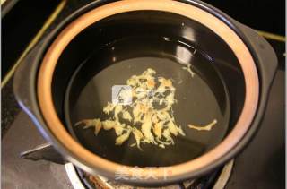 私家厨房--【虾干牛肉紫菜汤】的做法步骤：3