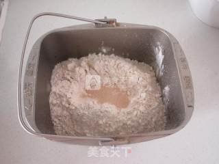 红糖果干软欧的做法步骤：2
