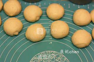 花朵汉堡包的做法步骤：3