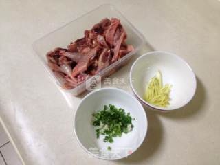 鸽子焗饭的做法步骤：1