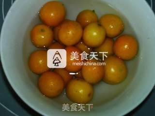 盐渍金橘的做法步骤：2