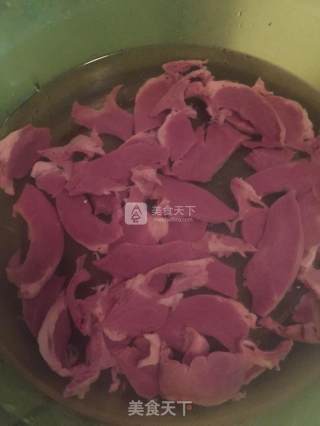 菜椒炒猪心的做法步骤：2