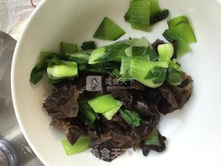 丸子，油菜丸子汤的做法步骤：1