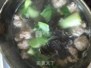 丸子，油菜丸子汤的做法步骤：4