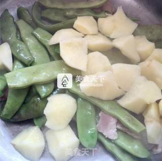 土豆炖豆角的做法步骤：4