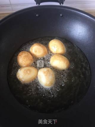 香葱烧虎皮鸡蛋的做法步骤：4
