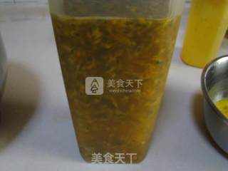 百香果萨瓦林戚风的做法步骤：1