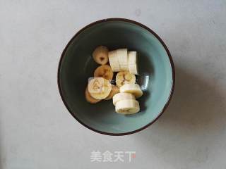 香蕉奶昔的做法步骤：2