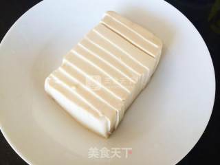皮蛋拌豆腐的做法步骤：1