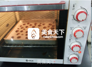 巧克力蛋糕卷的做法步骤：13