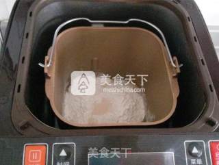 超出想想的一键式面包——杂粮面包的做法步骤：2