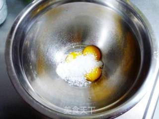 草莓花蛋糕的做法步骤：2